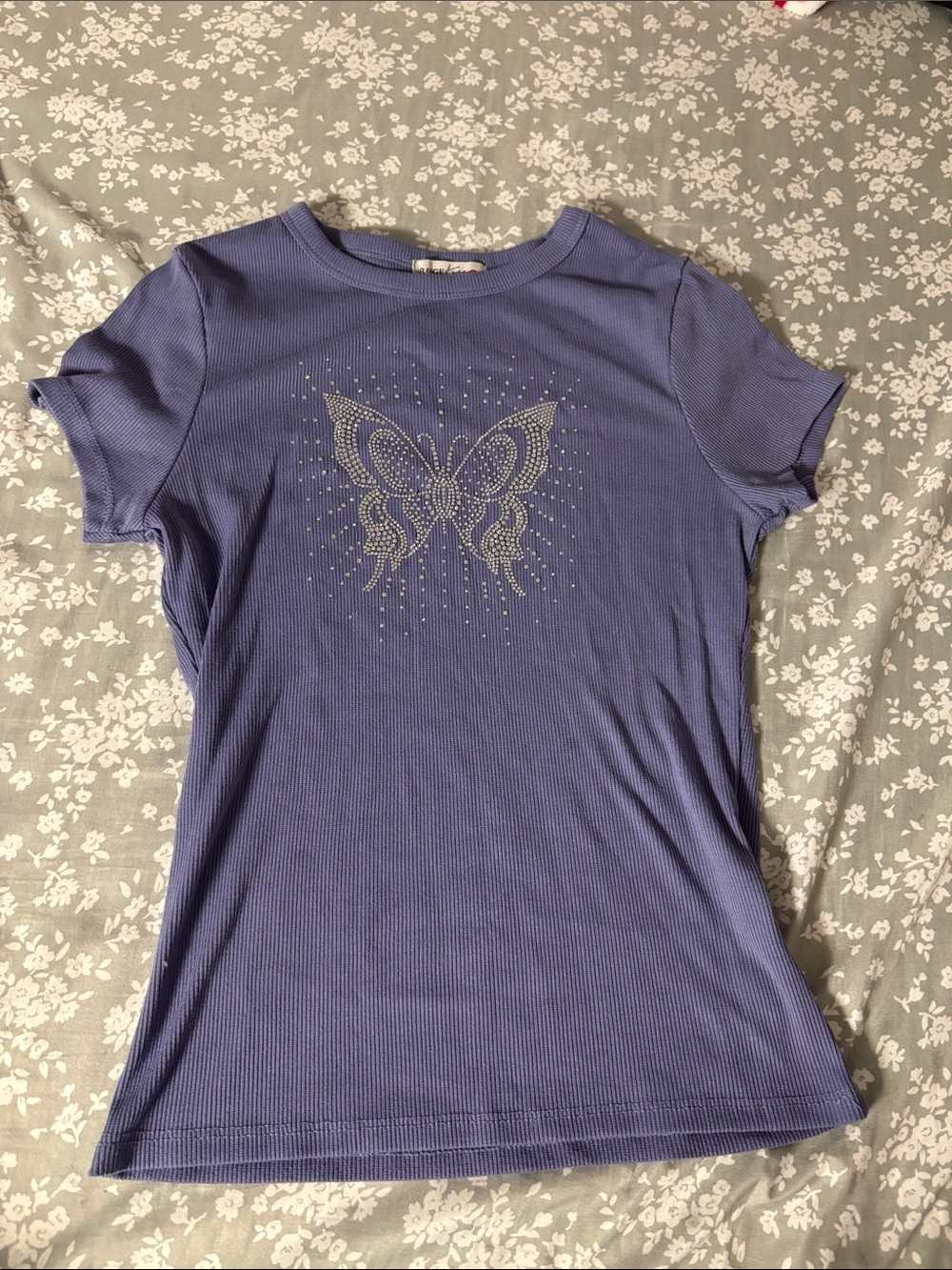 Ribbed Short-Sleeve Top with Rhinestone Butterfly - Purple